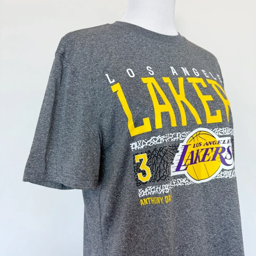 LA Los Angeles Lakers Anthony Davis T-Shirt Mens Size Medium Shirt NBA Fan Gear